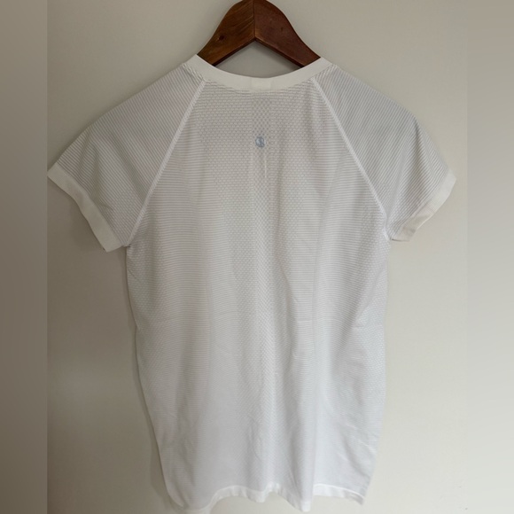 Lululemon Swiftly Tech Short Sleeve Crew
Heathered White Size 8 - Picture 6 of 7
